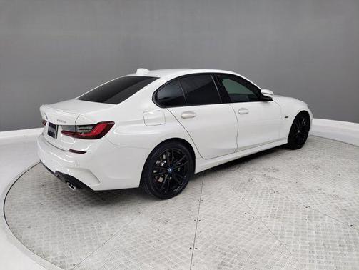 2022 BMW 330e Base