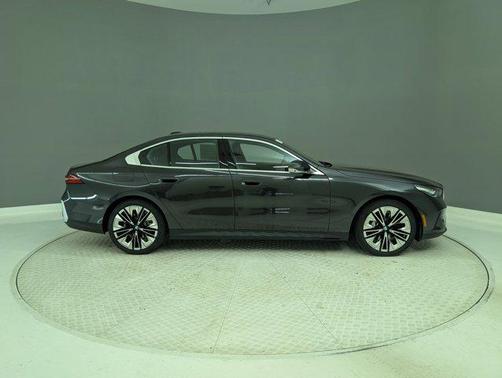 2026 BMW 530 530i