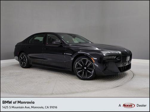 2025 BMW 740 i