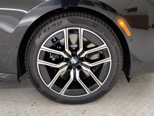 2025 BMW i7 xDrive60
