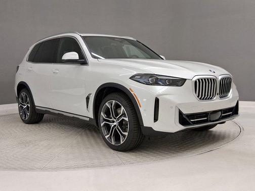 Mineral White Metallic 2026 BMW X5 xDrive40i