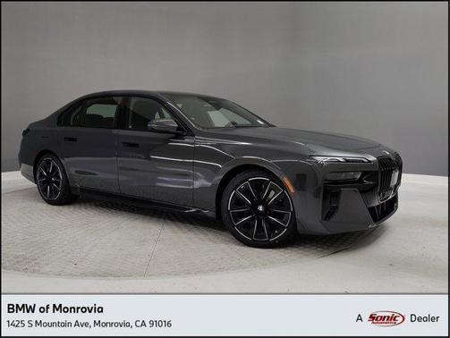 2025 BMW 740 i