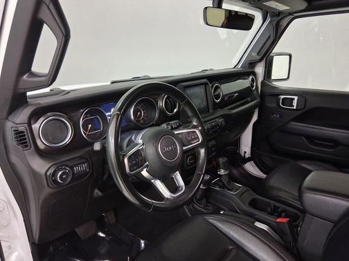 Bright White Clearcoat 2019 Jeep Wrangler Unlimited Sahara