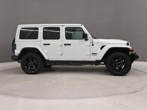 Bright White Clearcoat 2019 Jeep Wrangler Unlimited Sahara