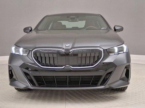 Frozen Deep Grey 2026 BMW 530 530i