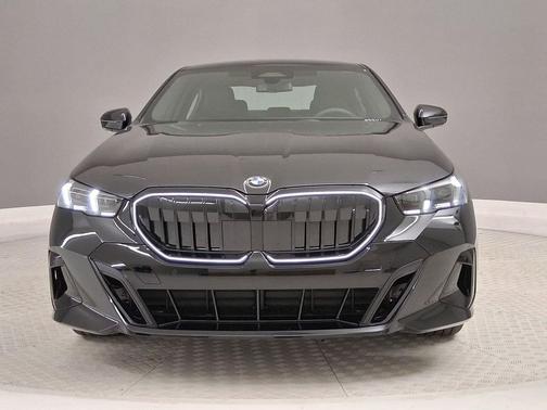 Black Sapphire Metallic 2027 BMW 530 i