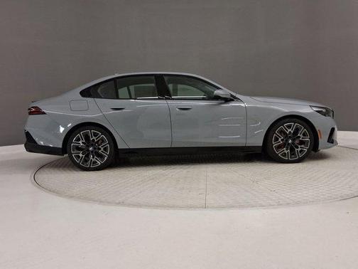 Brooklyn Grey Metallic 2026 BMW 530 530i