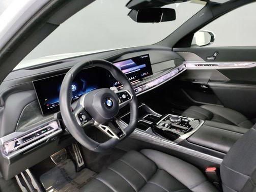 2023 BMW 760 i xDrive