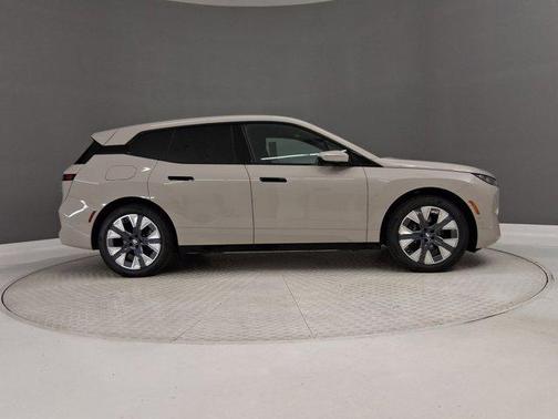 2026 BMW iX xDrive45