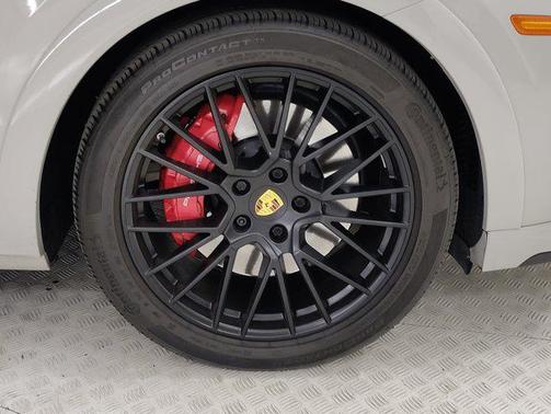 2021 Porsche Cayenne GTS