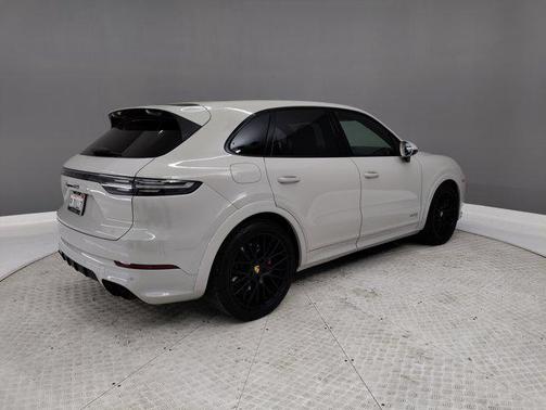 2021 Porsche Cayenne GTS