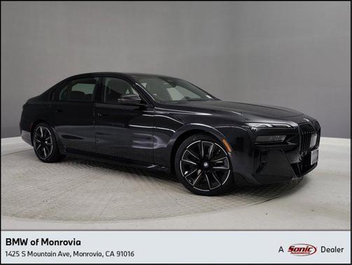 2025 BMW 740 i