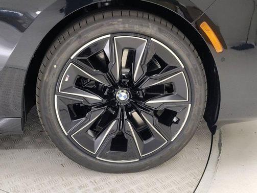 2026 BMW 740 740i