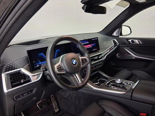2024 BMW X7 M60i