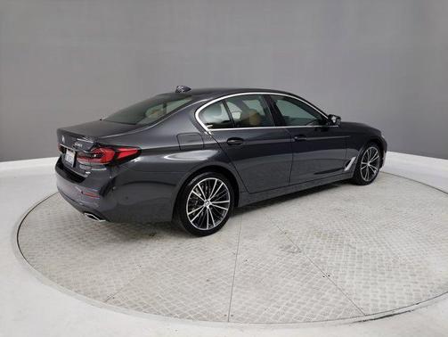 2022 BMW 530 i