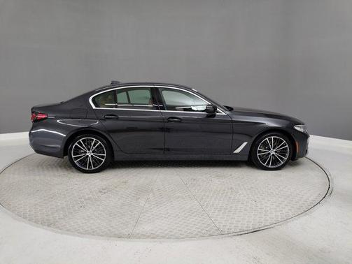 2022 BMW 530 i