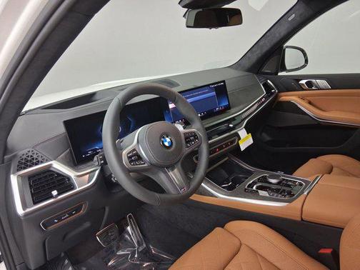 Alpine White 2026 BMW X7 xDrive40i