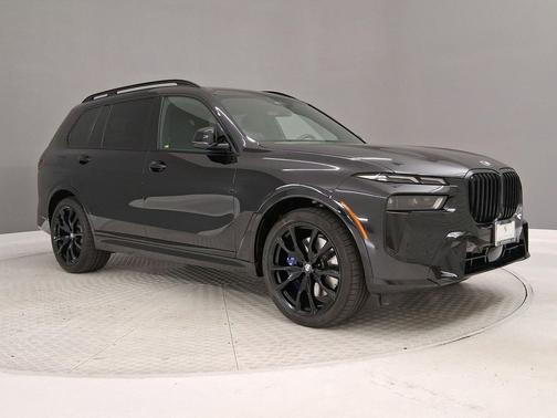 Black Sapphire Metallic 2023 BMW X7 xDrive40i