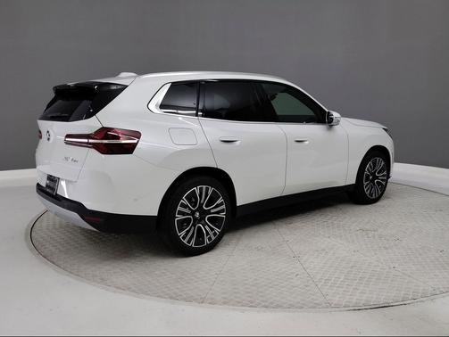 Mineral White Metallic 2026 BMW X3 30 xDrive