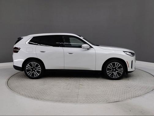 Mineral White Metallic 2026 BMW X3 30 xDrive