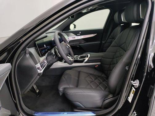 2026 BMW 740 740i