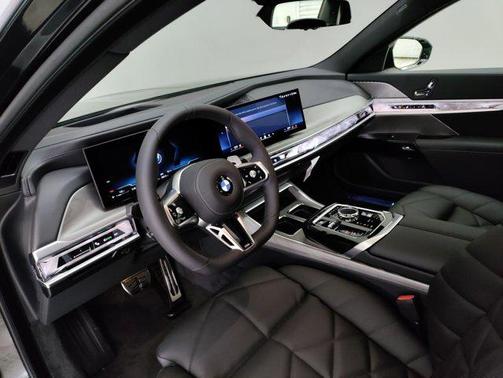 2026 BMW 740 740i