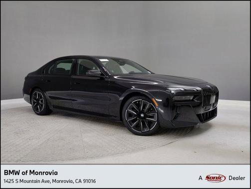 2025 BMW 750e i xDrive