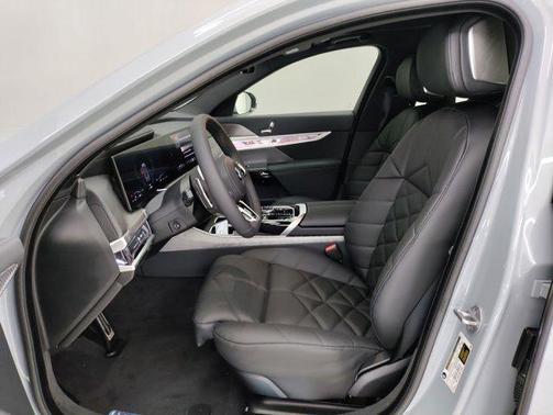 2026 BMW 740 740i