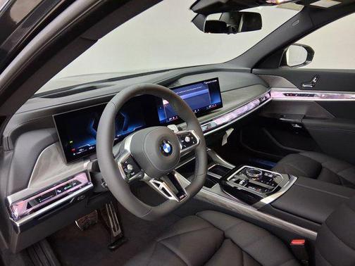 2026 BMW 740 740i