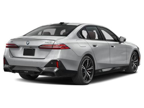 Alpine White 2026 BMW 550e xDrive