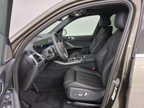 Manhattan Green Metallic 2026 BMW X5 sDrive40i