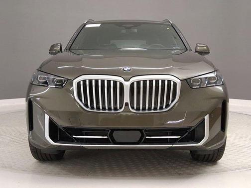 Manhattan Green Metallic 2026 BMW X5 sDrive40i