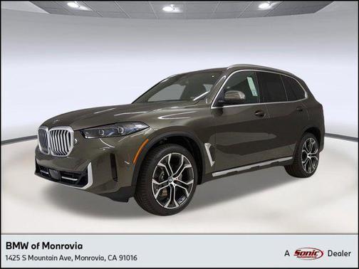 Manhattan Green Metallic 2026 BMW X5 sDrive40i