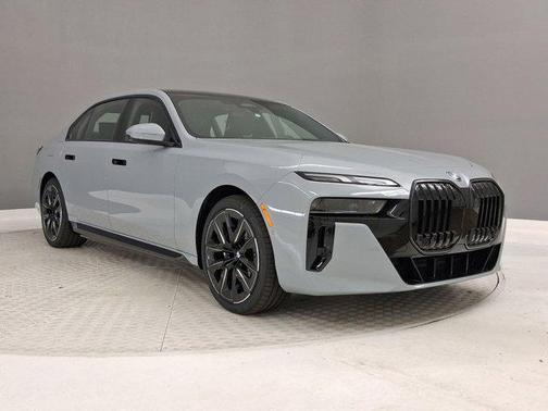 Brooklyn Grey Metallic 2026 BMW i7 eDrive50