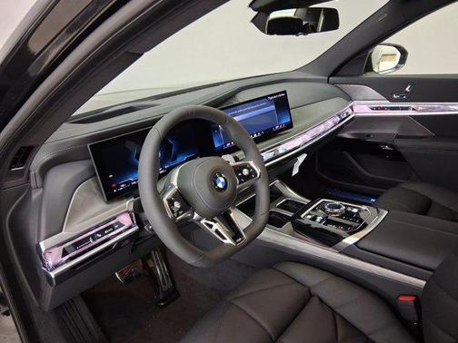 2026 BMW 740 740i