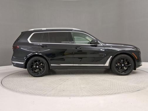 Black Sapphire Metallic 2024 BMW X7 xDrive40i