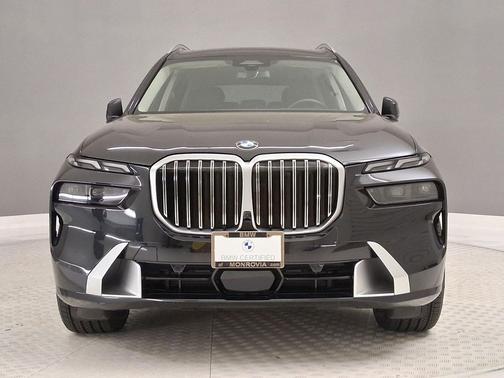 Black Sapphire Metallic 2024 BMW X7 xDrive40i