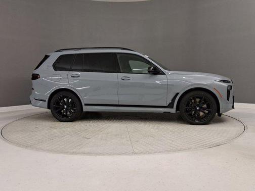 2026 BMW X7 M60i