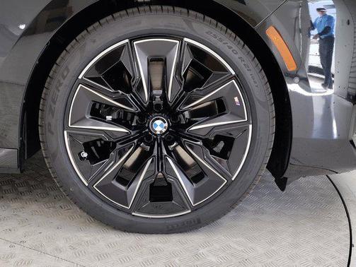 2025 BMW 760 i xDrive