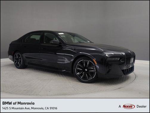 2025 BMW 740 i