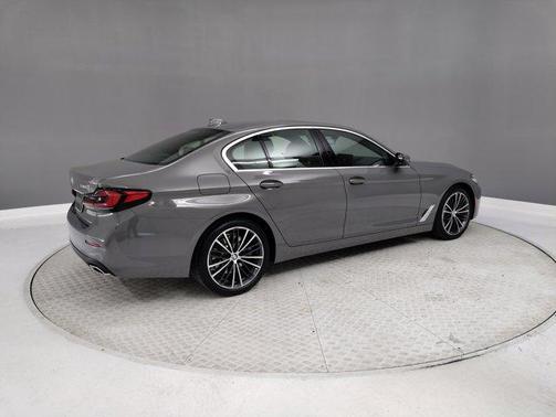 2022 BMW 530 i