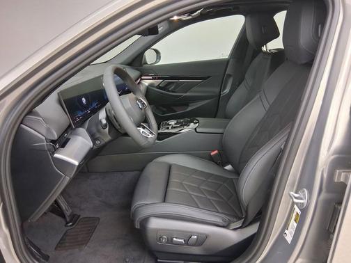 Oxide Grey Metallic 2026 BMW 530 530i