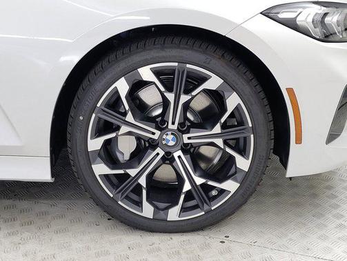 2026 BMW 330 i