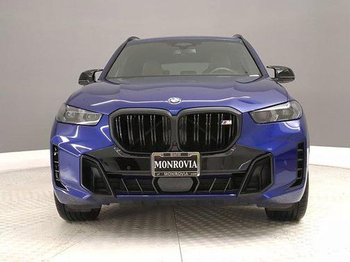 2025 BMW X5 M60i
