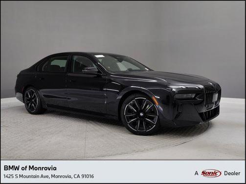 2025 BMW 740 i