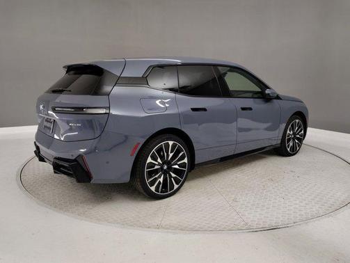 2026 BMW iX xDrive60