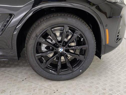 2025 BMW X4 xDrive30i