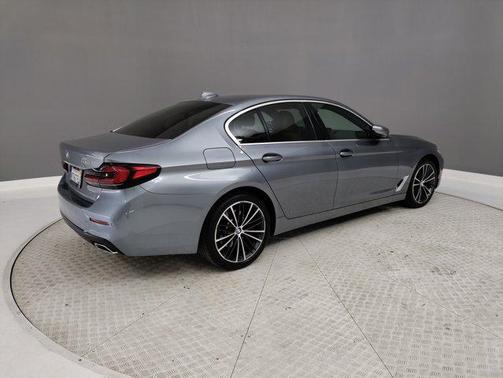 2022 BMW 530 i