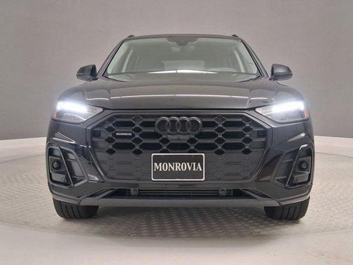 Mythos Black Metallic 2022 Audi Q5 45 S line Premium Plus