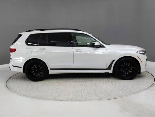 2021 BMW X7 M50i